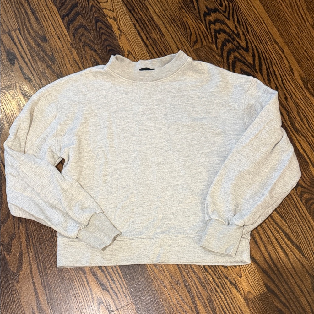 Monroe gray sweatshirt